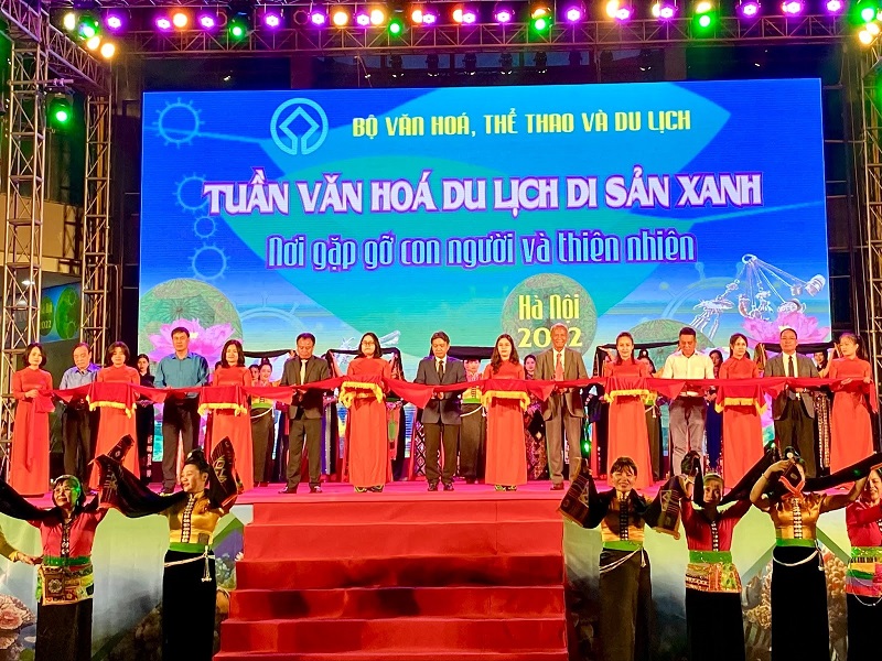 Trung tâm Văn hoá tỉnh Ninh Bình tham gia  triển lãm “Tuần Văn hóa Du lịch Di sản xanh -  Nơi gặp gỡ con người và thiên nhiên” năm 2022