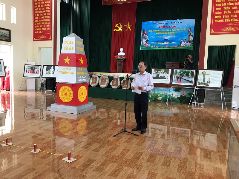 Triển lãm bản đồ và trưng bày tư liệu  “Hoàng Sa, Trường sa của Việt Nam – Những bằng chứng  lịch sử pháp lý” tại thị trấn Bình Minh, huyện Kim Sơn