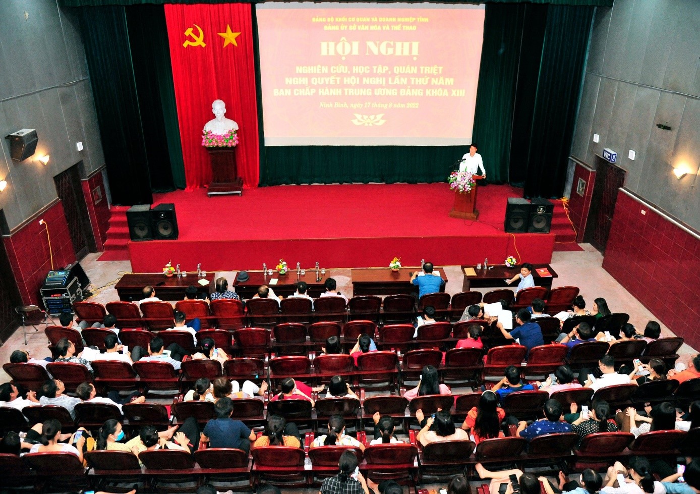 Tổ chức hội nghị nghiên cứu, học tập, quán triệt, triển khai Nghị quyết Hội nghị lần thứ 5 của Ban Chấp hành Trung ương Đảng khóa XIII