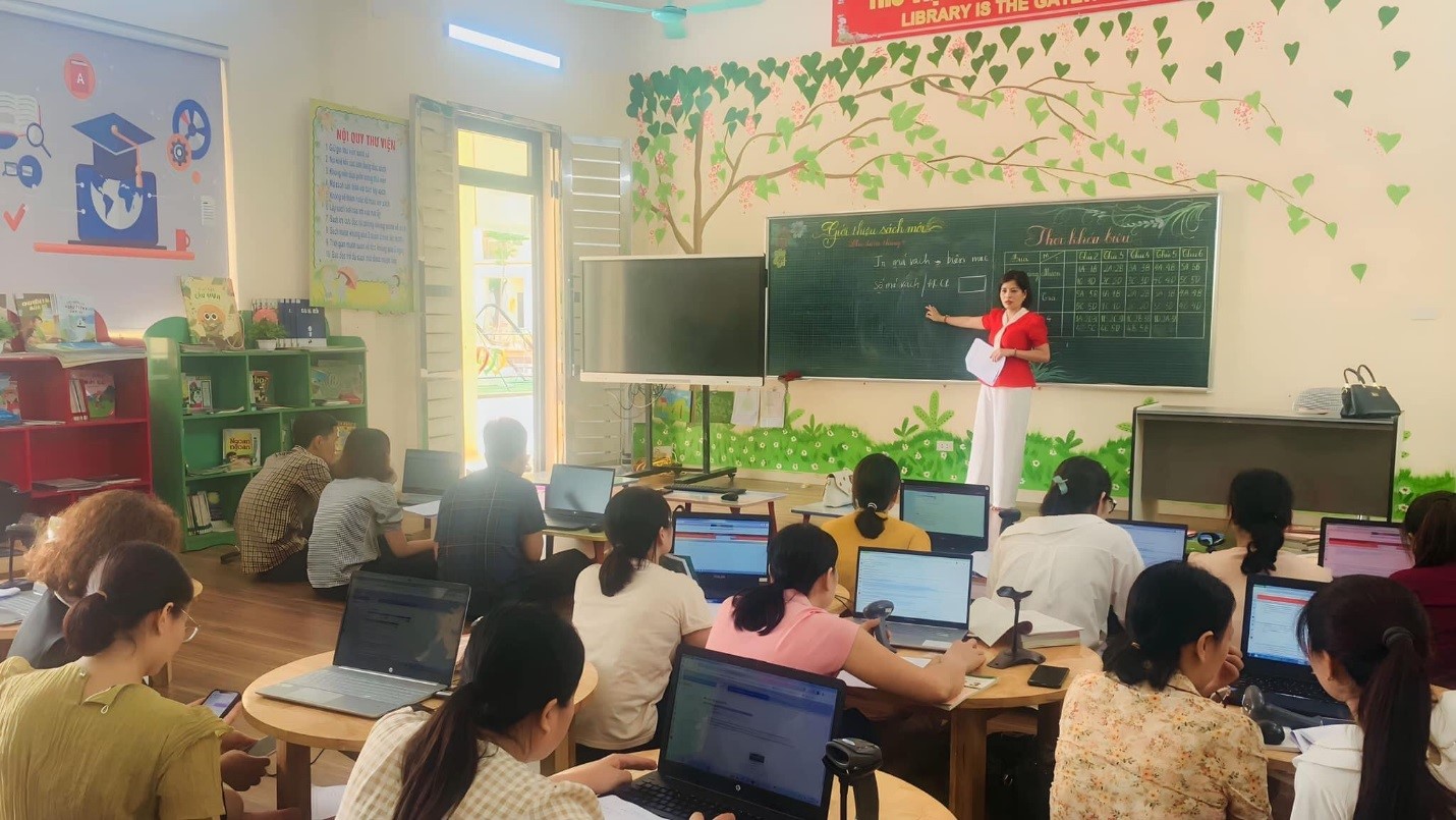 Thư viện tỉnh Ninh Bình tổ chức lớp tập huấn Chuyển đổi số cho cán bộ Thư viện trường học