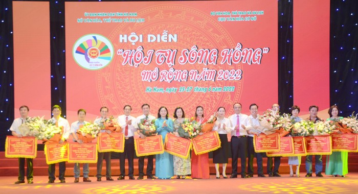 Trung tâm Văn hóa tỉnh Ninh Bình tham gia Hội diễn “ Hội tụ Sông Hồng mở rộng năm 2022”