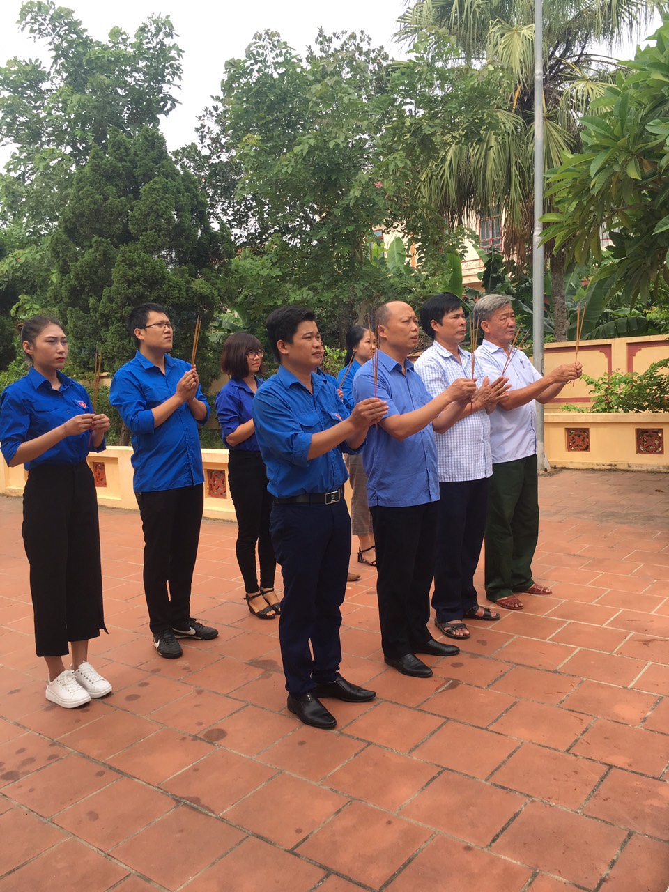 Sở Văn hóa và Thể thao thăm hỏi và tặng quà các gia đình thương binh, liệt sỹ  tại xã Yên Thành, huyện Yên Mô, tỉnh Ninh Bình